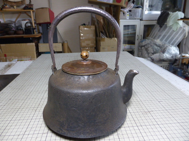660 古い銅蓋鉄瓶 満水で2600ml