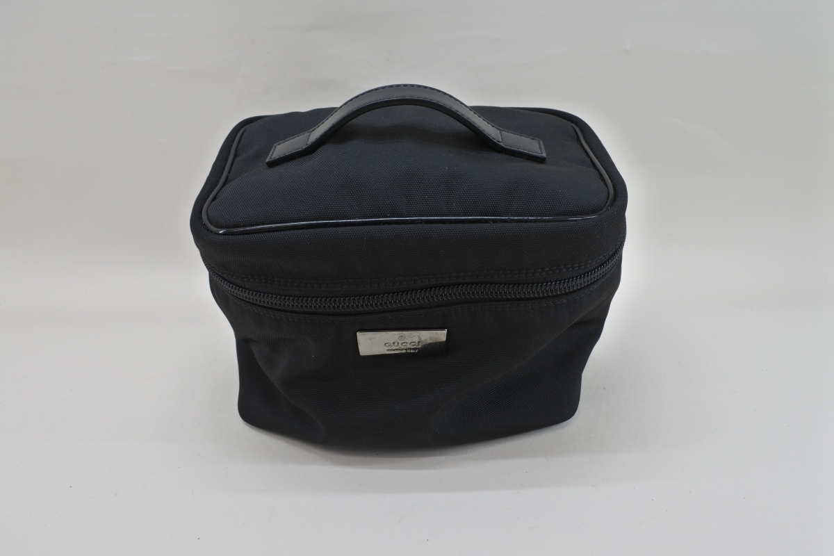 GUCCI バニティバッグ ナイロンxエナメル 039 0951 001998 黒 中古 