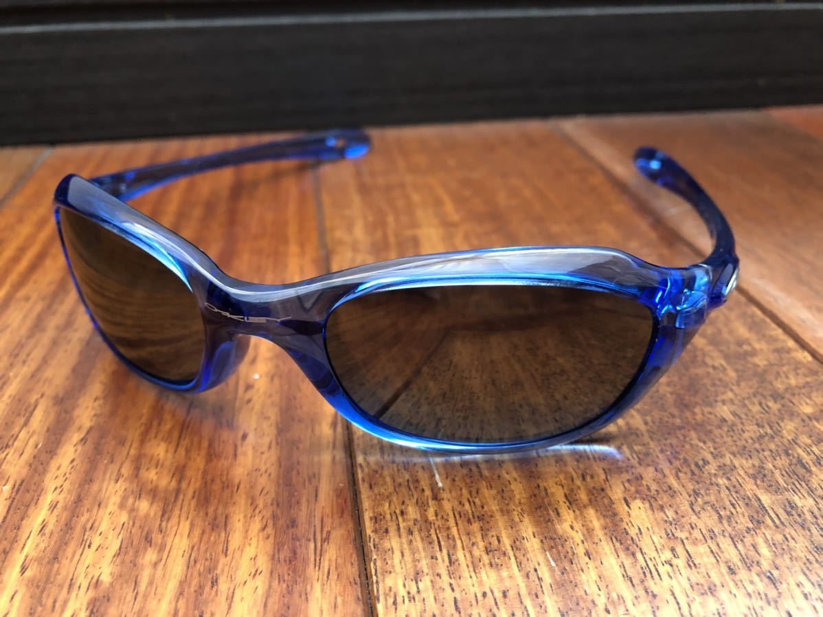 【安い，定番】 オークリー サングラス oakley xs fives 女性用 子供用 小さめサイズ(セル、プラスチックフレーム)｜売買されたオークション情報、yahooの商品情報をアーカイブ公開 - オークファン セル、プラスチックフレーム