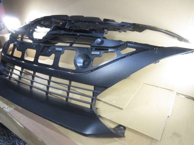 即決 ラジエーター グリル ベース ZVW52 PHV プリウス