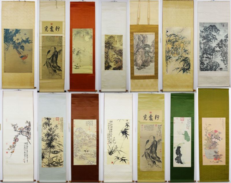 【低価，本物保証】 中国美術 著名画家 掛軸まとめて14本 工藝画 工芸 印刷画 唐物 唐画 中華民国 書画 鄭板橋 張大千 明沈周 ほか(掛軸)｜売買されたオークション情報、yahooの商品情報をアーカイブ公開 - オーク 掛軸