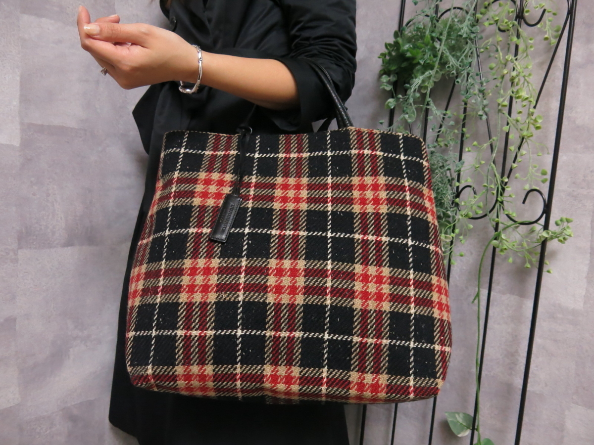日本でも代理店などで販売 ○超美品○BURBERRY バーバリー○ノバ