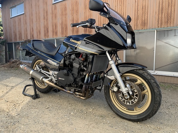 はるさん専用 GPZ900R A6 仏壇カラー カスタム多数 バーハン・ヨシムラチタン