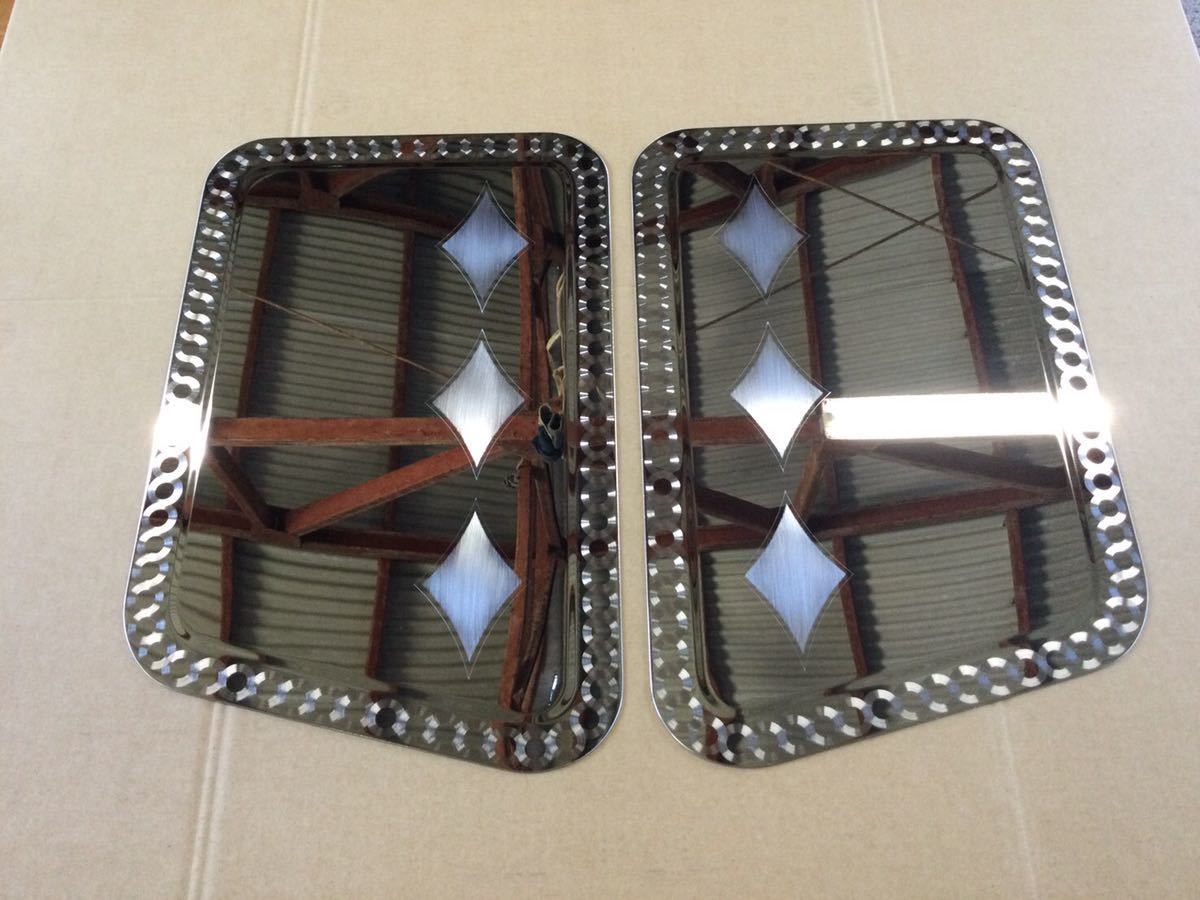 三菱ふそう 17スーパーグレート/スーパーグレート用寝台窓 菱3個