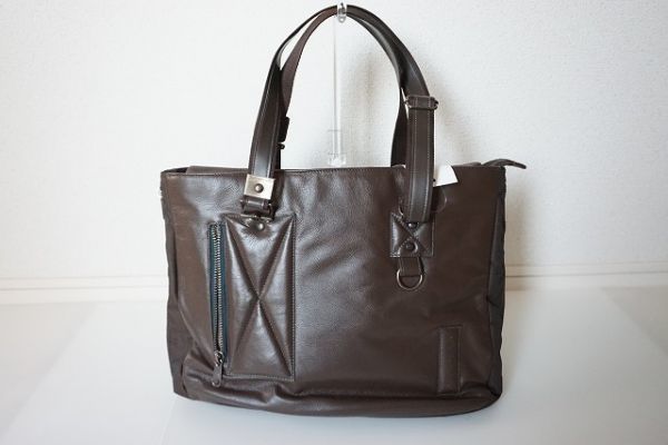  MANDARINA DUCK マンダリナダック トートバッグ タグ付き ダークブラウン ビジネス 637184(トートバッグ)｜売買されたオークション情報、yahooの商品情報をアーカイブ公開 - オークファン トートバッグ