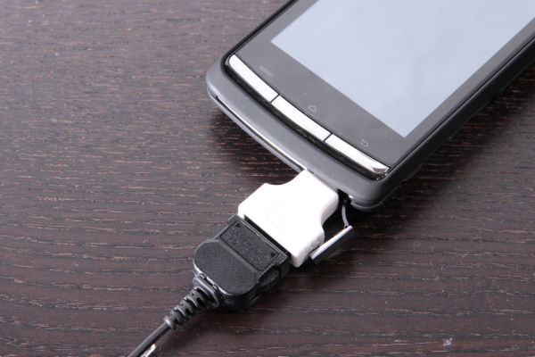 Au旧型充電器 スマホ充電 ガラケー充電器変換アダプタ Acアダプタ式充電器 売買されたオークション情報 Yahooの商品情報をアーカイブ公開 オークファン Aucfan Com