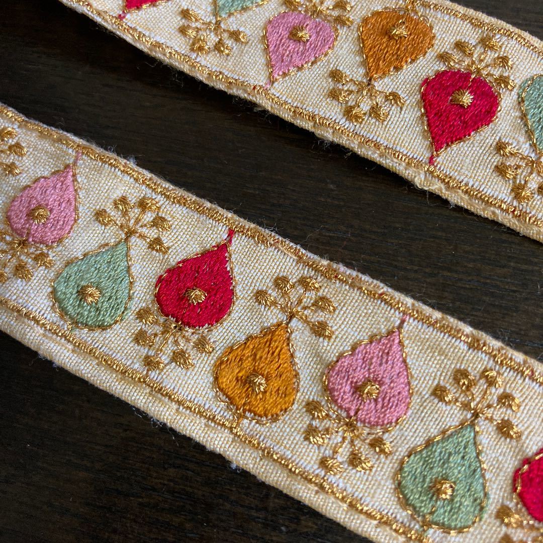 インド刺繍リボン ドロップ 涙 雨粒 チロリアンテープ 手芸 バッグ 持ち手 チロリアンテープ 鞄紐 シルク生地 ハンドメイド アジアン 手芸用リボン テープ 売買されたオークション情報 Yahooの商品情報をアーカイブ公開 オークファン Aucfan Com