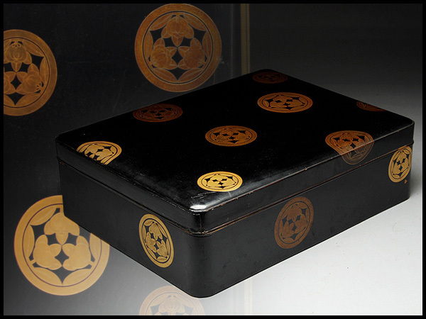 HQ528 時代物 木地 黒漆三つ橘紋文箱・黒漆三つ橘家紋尽文箱 幅30.5cm・蒔絵箱・蒔絵長方箱・蒔絵筥
