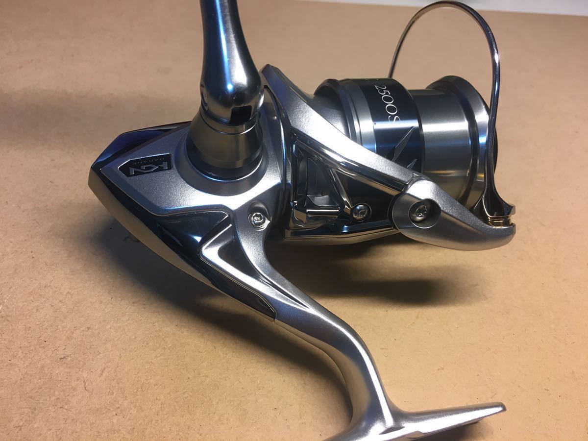 シマノ 15ストラディック2500HGS + ZPIノブ 【公式通販】