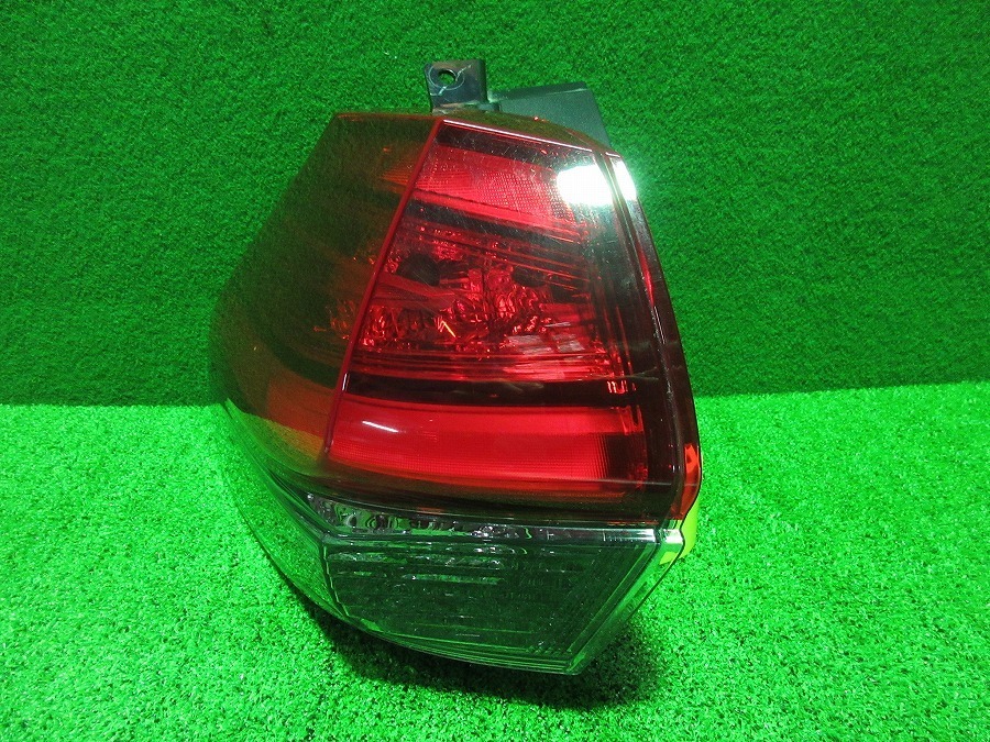 【正規品，最新作】 良品 エクストレイル T32/NT32/HT32/HNT32 後期 純正 左テールランプ KOITO 220-23746 L 26559-6FP0A ユニット(テールライト)｜売買されたオークション情報、yahooの商品情報をアーカイブ公開 - オークファ 日産用