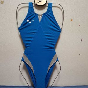 競泳水着 ブルーのYahoo!オークション(旧ヤフオク!)の相場・価格を見る