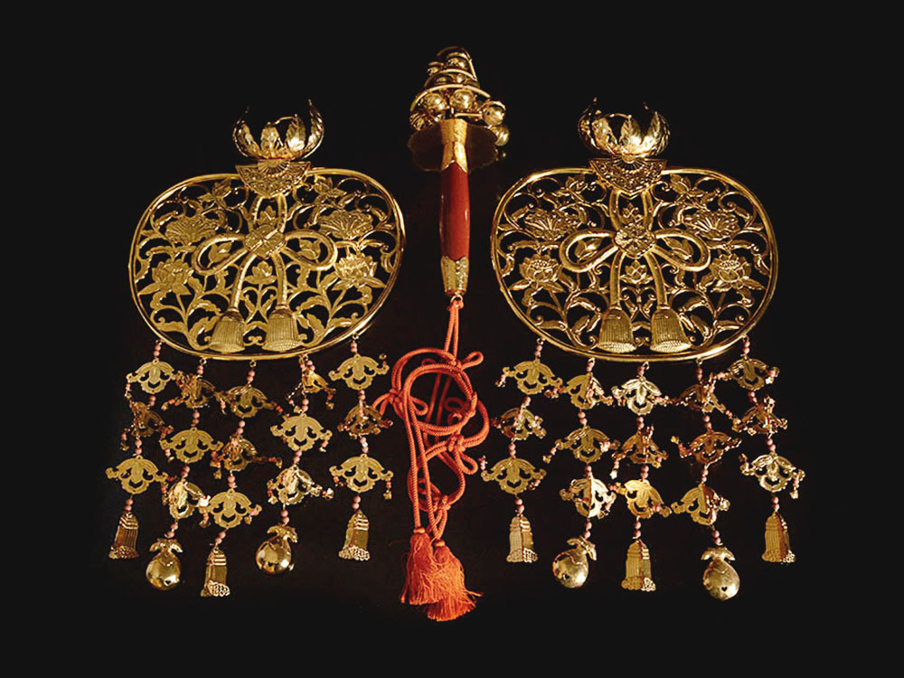 雲】仏教美術 神楽鈴 福鈴 巫女鈴 蓮水型華鬘 金華鬘 瓔珞付 一対