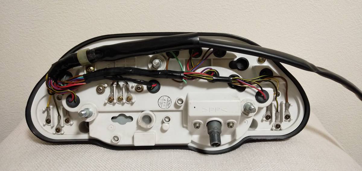 GPZ900r用ZZR1100 D型メーター ポン付け。 オートバイ GPZ900R用