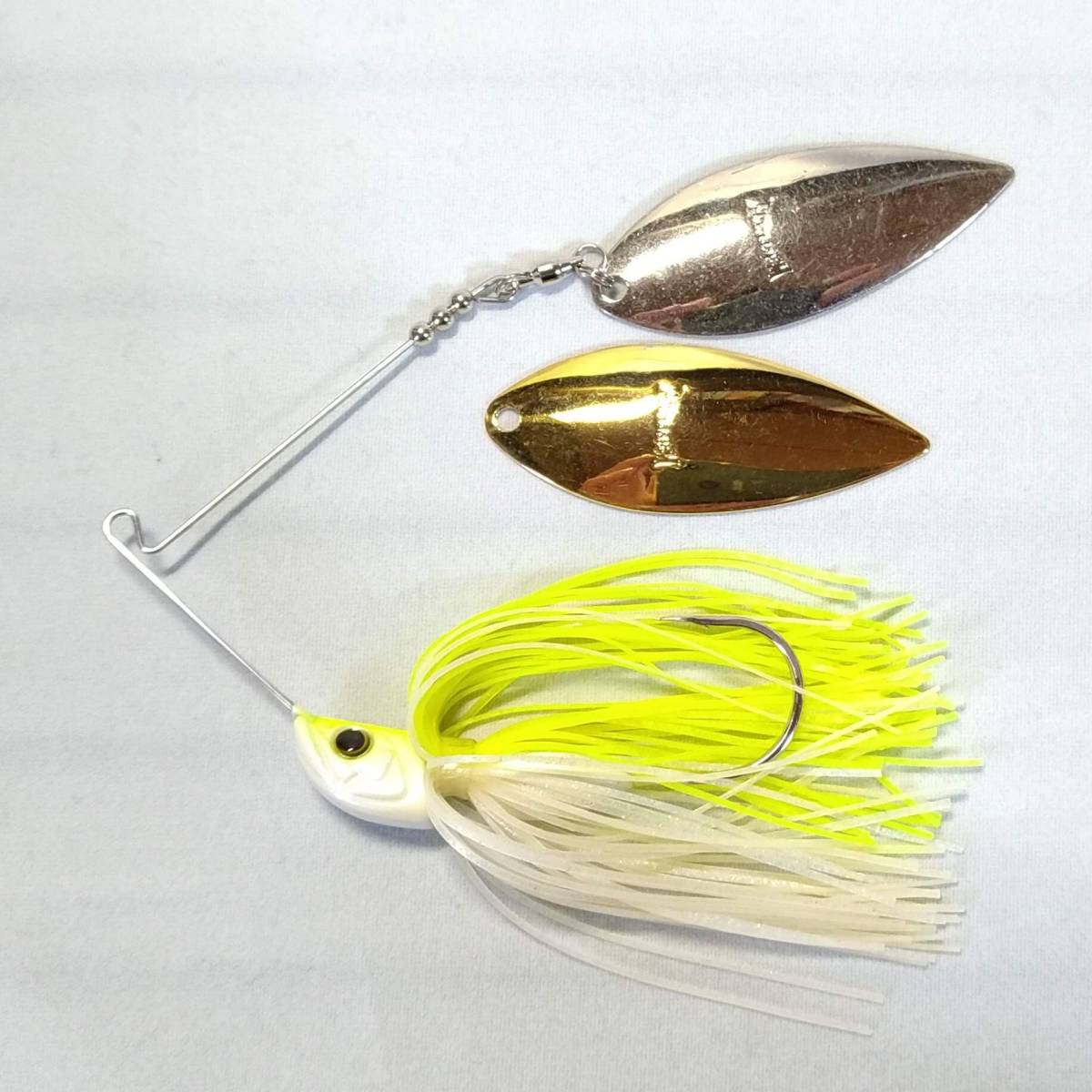 ウォーターランド アーマードスピナーベイト 白チャート シングルブレードに改造 ゴールドのブレード付属 実測 約21g 村田基 Waterland スピナーベイト バズベイト 売買されたオークション情報 Yahooの商品情報をアーカイブ公開 オークファン Aucfan Com