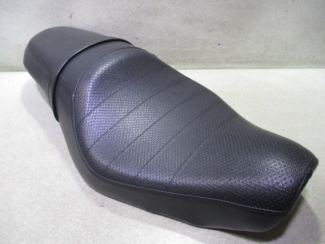 定番人気，セール Ｅ & スポーツスター用シート３１９ 純正.'04 '06年.XL883R.XL1200R(純正品)｜売買されたオークション情報、yahooの商品情報をアーカイブ公開 - オークファン ハーレーダビッドソン用