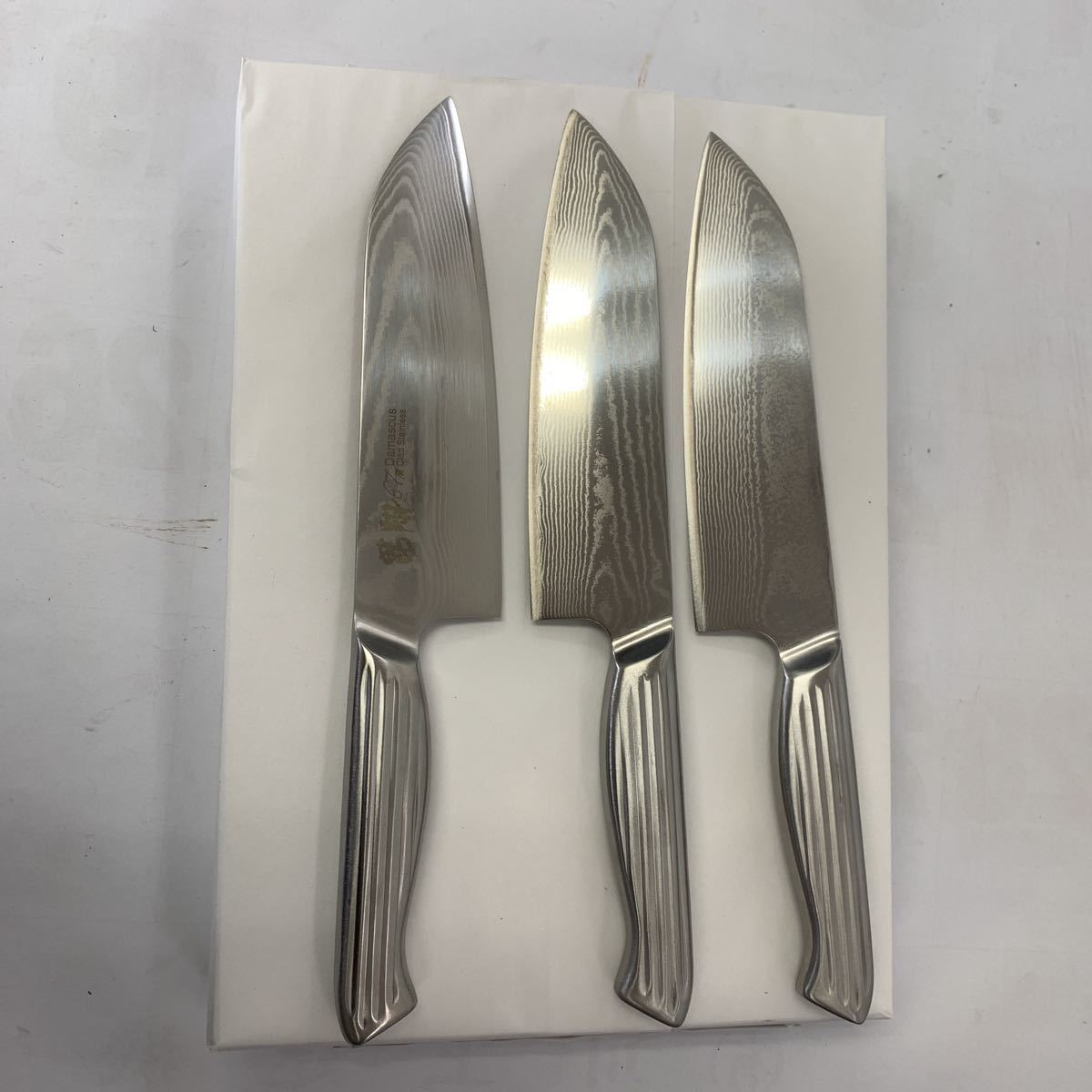 オールステンレス　毘翔　67層　Damascus　３本セット　キッチンナイフ　包丁　未使用