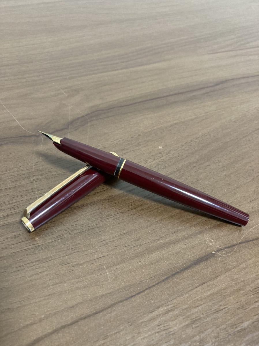 1円スタート モンブラン　MONTBLANC 万年筆　GERMANY ペン先585 刻印あり　ワインレッド　文房具　筆記用具　3 485 O3