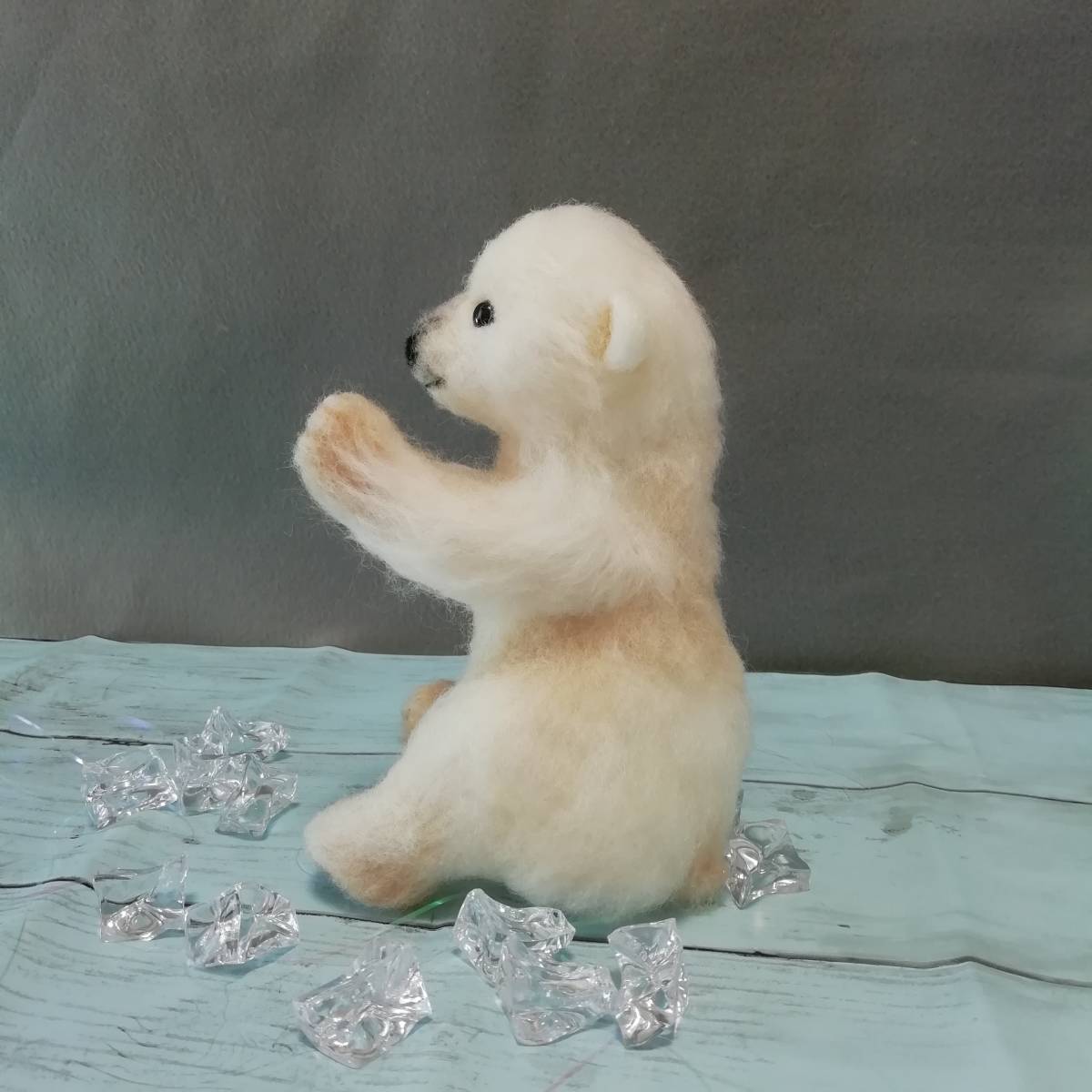 羊毛フェルト シロクマ しろくま 子熊 あかちゃん ホッキョクグマ かわいい動物 ハンドメイド 羊毛フェルト 売買されたオークション情報 Yahooの商品情報をアーカイブ公開 オークファン Aucfan Com