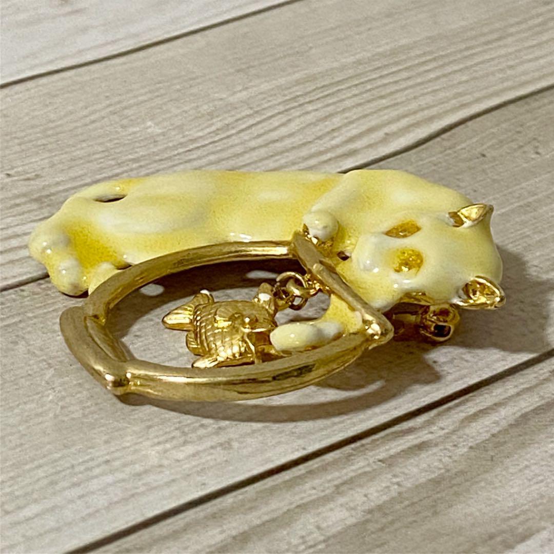 ブローチ 猫モチーフ 金魚 エナメル ゴールド レトロ ヴィンテージ_2
