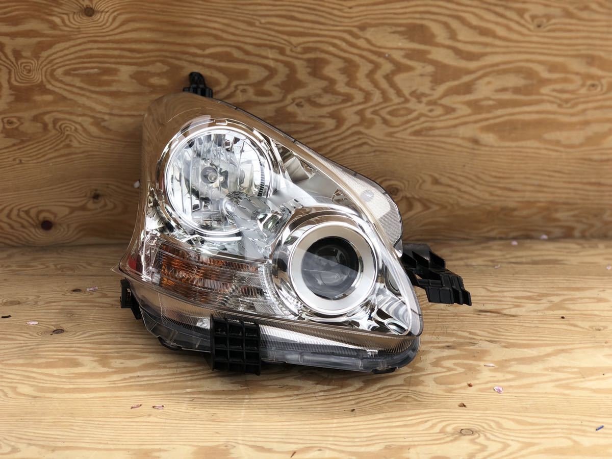 トヨタ アベンシス AZT255W AZT250 H19年 左 ヘッドライト ハロゲン