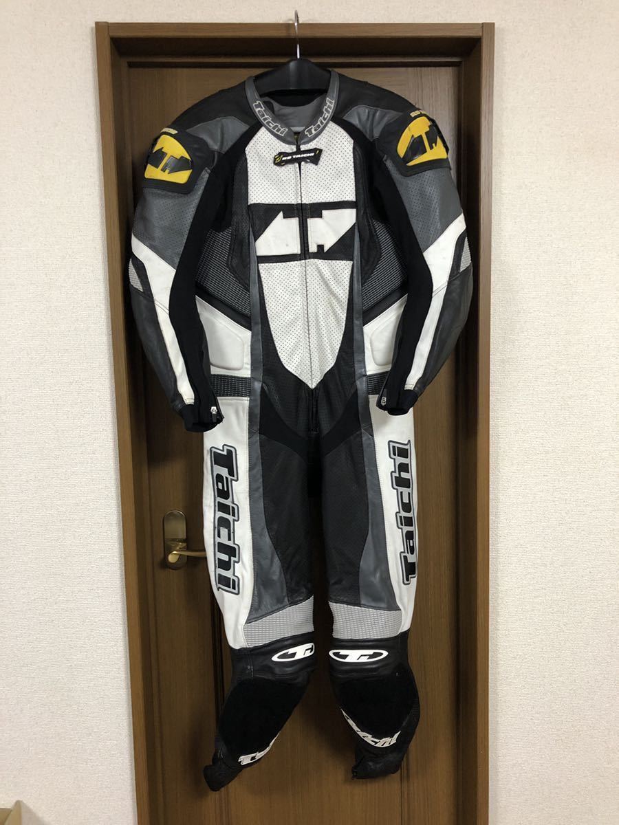 F.C.Real Bristol パンツ ホワイトfcrb Alexander 近年✨極美品 襟付 Vネック フォクシーニューヨーク