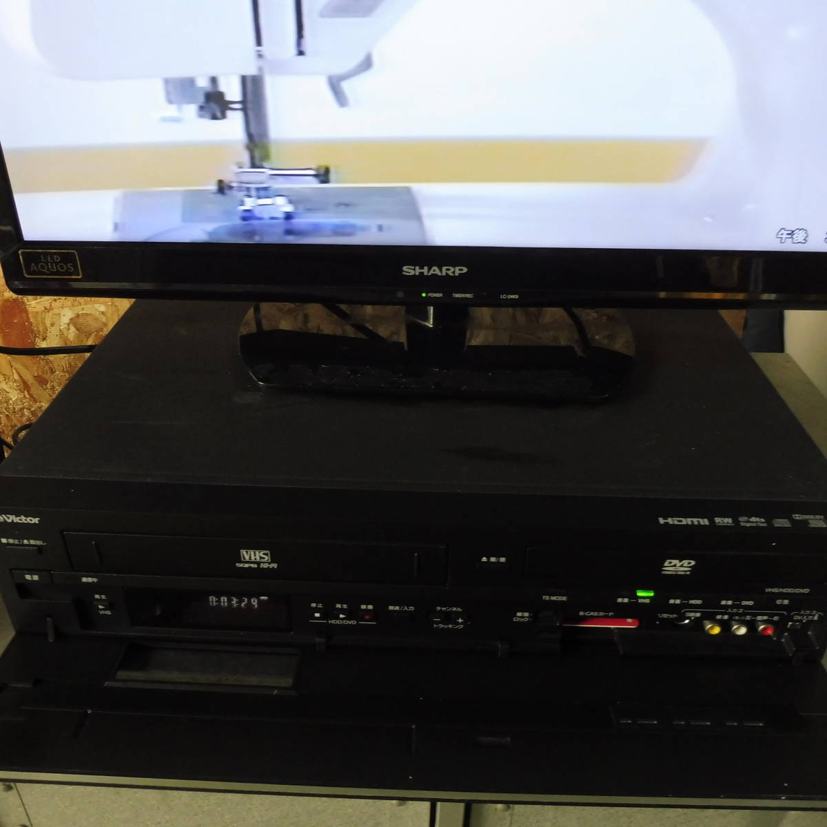 Victor ビクターHDD搭載DVDビデオ一体型レコーダー　HDD 160GB Victor ビクターHDD搭載DVDビデオ一体型レコーダー HDD 160GB VHS 地