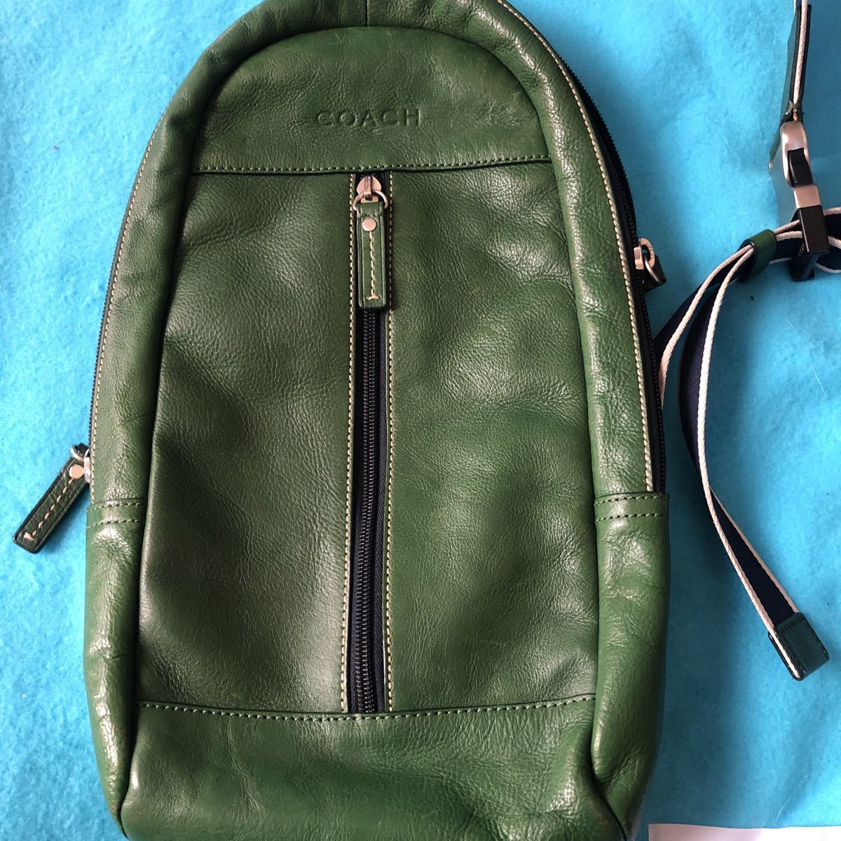 【新品】COACHケース　グリーン 格安，送料無料 COACH メンズボディバッグ レザー グリーン
