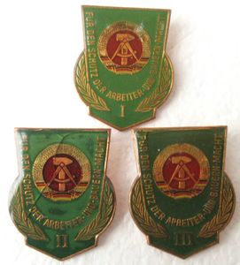 章 警察の平均価格は5 115円 ヤフオク 等の章 警察のオークション売買情報は141件が掲載されています
