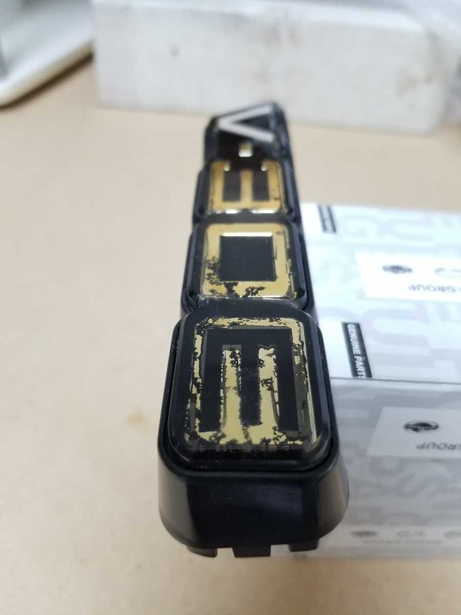 Y30　セドリック　グロリア　V30E フロントグリルエンブレム　VG30エンジン　希少　旧車　日産　詳細　適合不明　写真判断　中古　送料込み_3