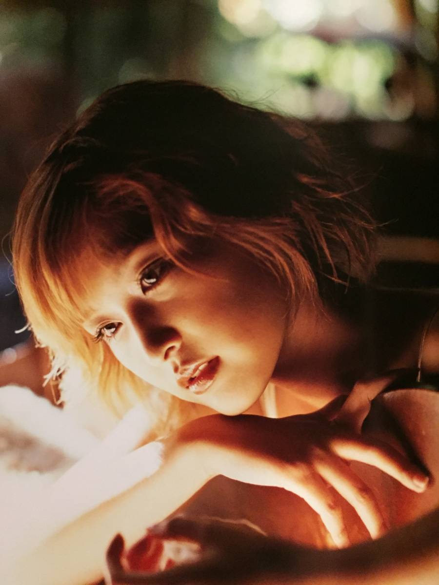 古本 帯なし 写真集 Oui Mon Amour 石川梨華 DVD付 撮影:渡辺達生