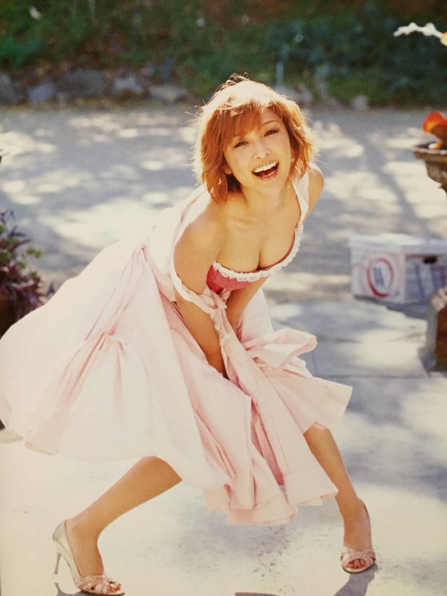 古本 帯なし 写真集 Oui Mon Amour 石川梨華 DVD付 撮影:渡辺達生