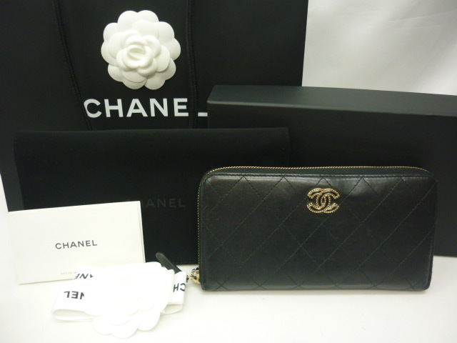 レア CHANEL シャネル 長財布 ジップ ウォレット 黒 ステッチ レア CHANEL シャネル 長財布 ジップ ウォレット 黒 ステッチ