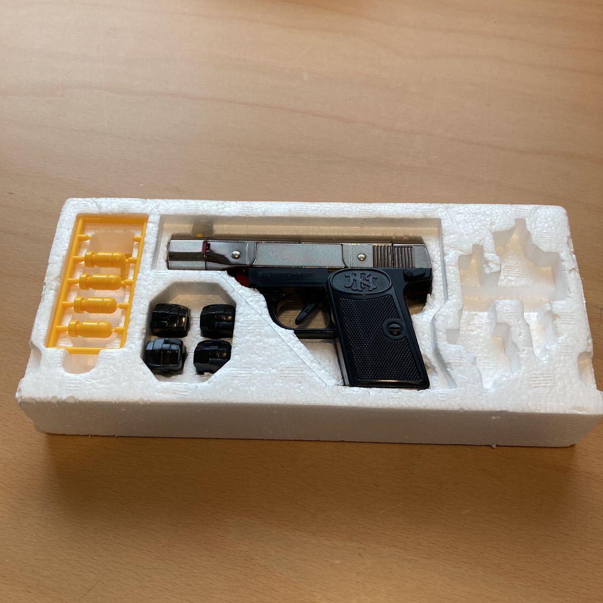 ミクロマン ミクロチェンジシリーズ ガンロボ ブローニングM1910 当時