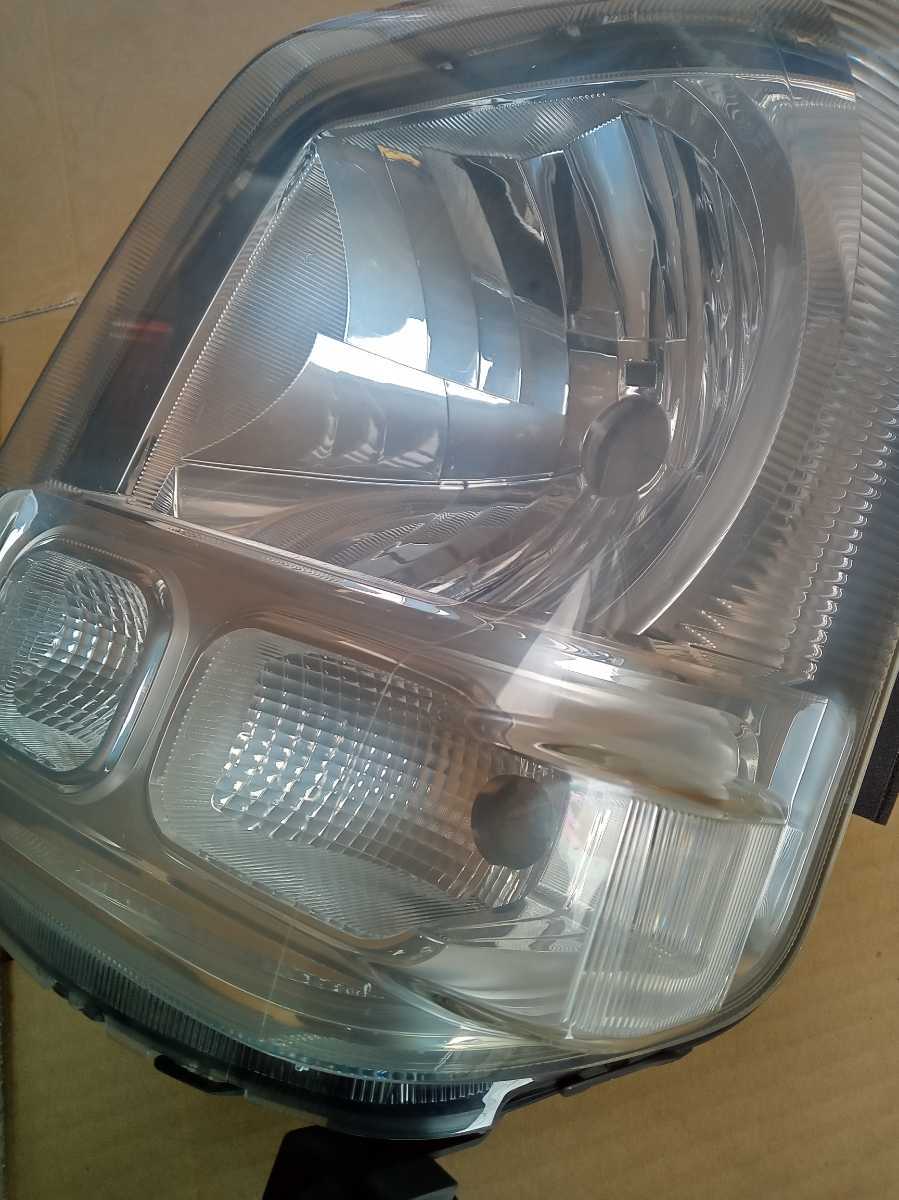 美品　スズキ エブリィバン DA17V 後期 左ライト/左ヘッドライト LED DA17V 右ヘッドライト 左ヘッドライト ヘッドランプ 左右 エブリィバン
