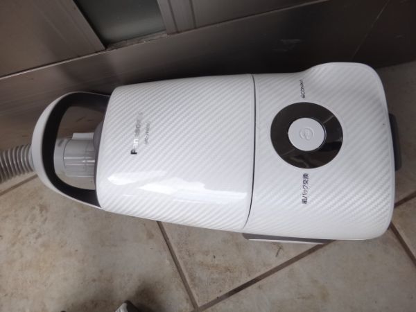 パナソニック 紙パック式掃除機 ハウスダスト発見センサー搭載 MC