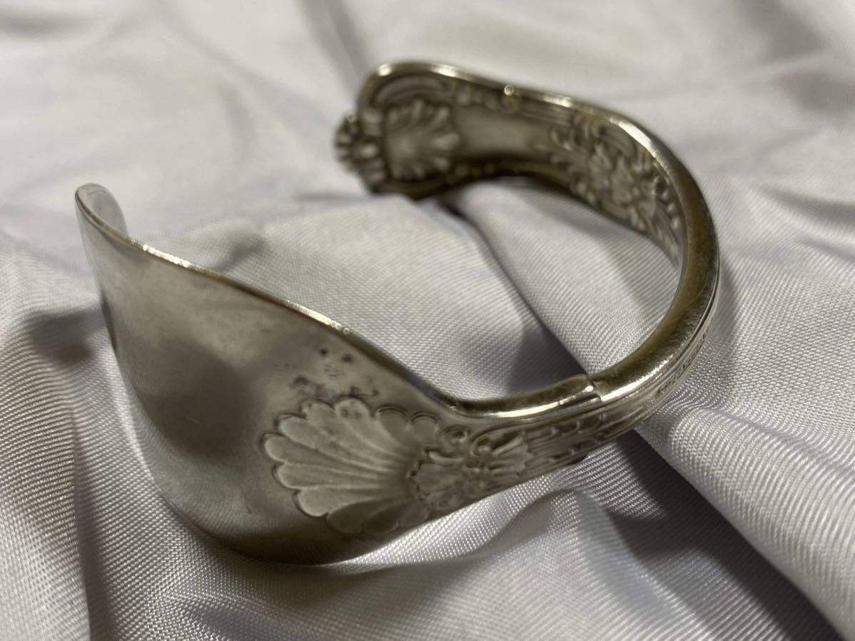 【送料無料，SALE】 Tiffany＆Co ティファニー スプーンバングル ブレスレット 腕輪 ヴィンテージ アンティーク 限定1点物(バングル)｜売買されたオークション情報、yahooの商品情報をアーカイブ公開 - オークファ バングル