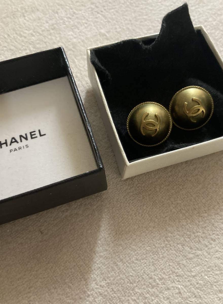 お得，2026 シャネル CHANEL 超レア 大 ココマーク入り イヤリング ゴールド 正規品 ヴィンテージ(イヤリング)｜売買されたオークション情報、yahooの商品情報をアーカイブ公開 - オークファン イヤリング