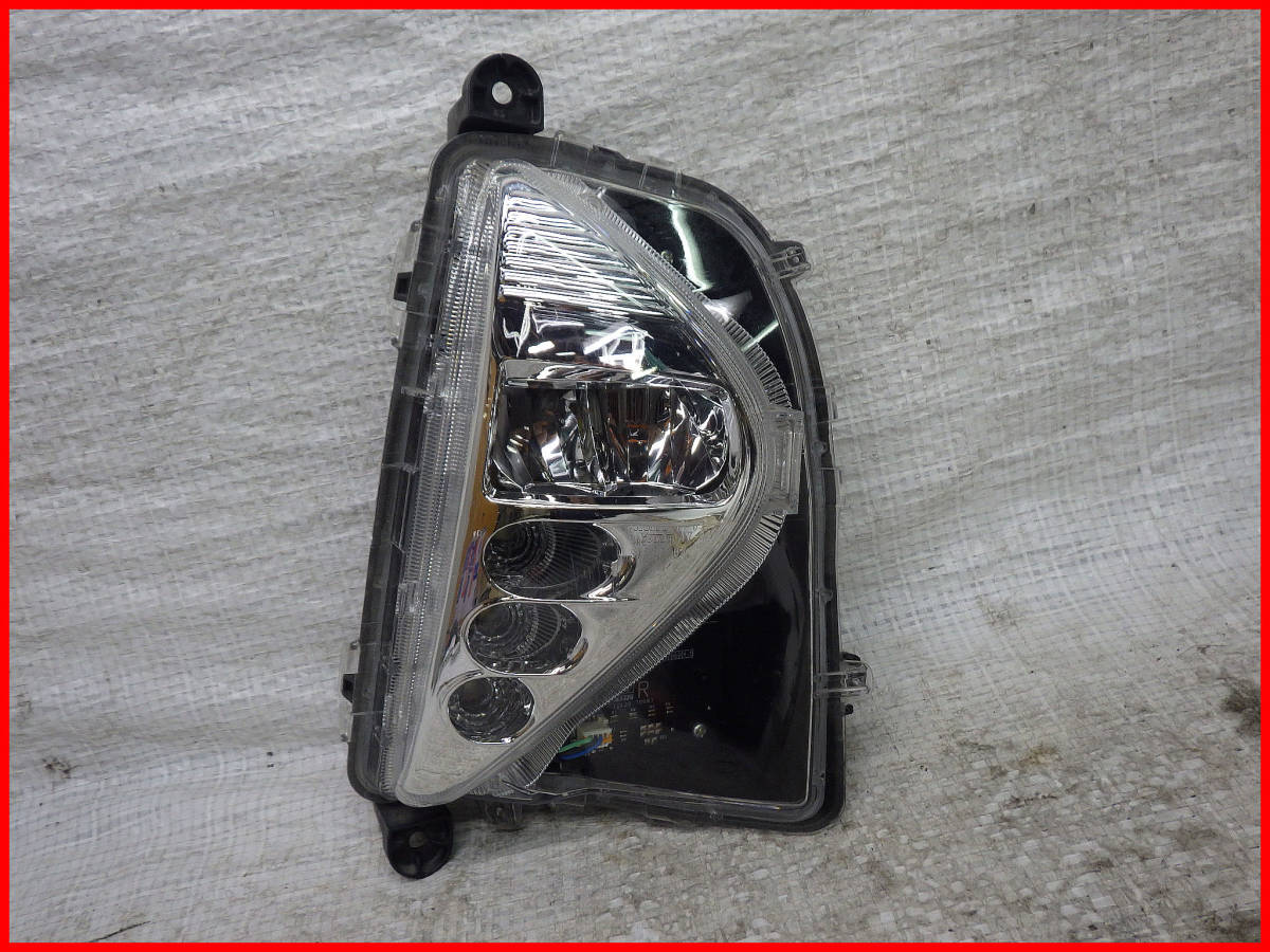  ZVW50/ZVW51/ZVW55 プリウス 純正右フォグランプ 右フォグライト KOITO 47-83(トヨタ用)｜売買されたオークション情報、yahooの商品情報をアーカイブ公開 - オークファン トヨタ用