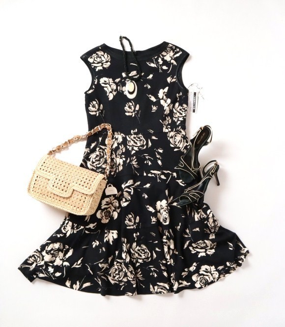 So Close ソークローズ ディノス 1枚 しっとり気軽に決まるクラシカルお花柄ジャージワンピース Lサイズ 売買されたオークション情報 Yahooの商品情報をアーカイブ公開 オークファン Aucfan Com