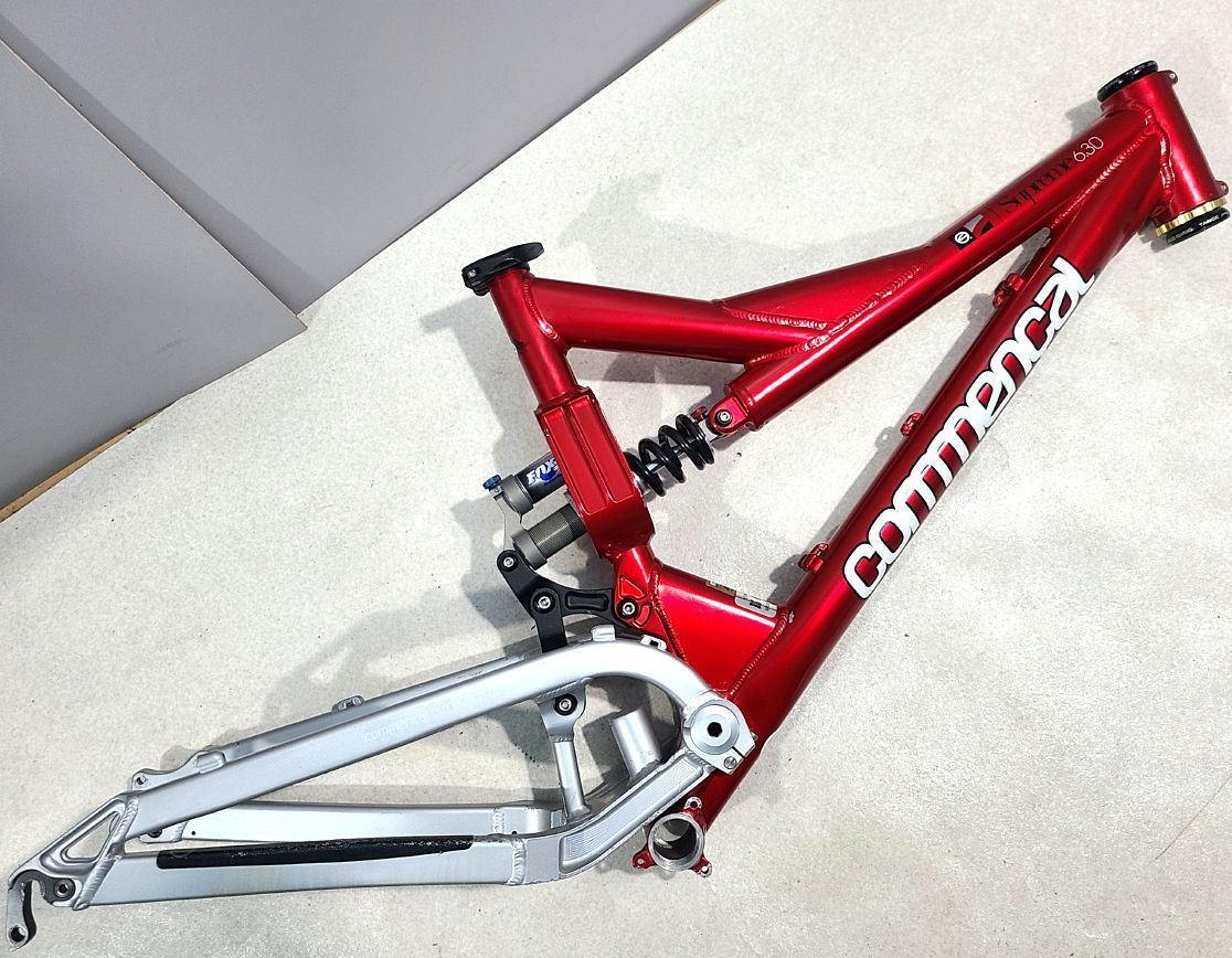 コメンサル DH SUPREME COMMENCAL V5 日本 SIGNATURE supreme 