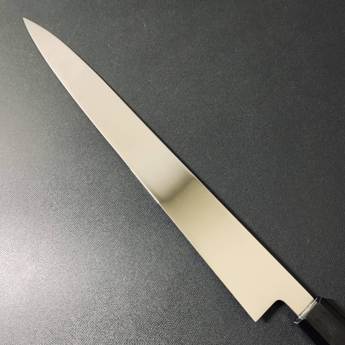 康之（丸越産業）　V金10号　9寸　切付包丁　鏡面仕上げ　黒檀八角柄 康之（丸越産業） V金10号 9寸 切付包丁 鏡面仕上げ 黒檀八角柄 康之