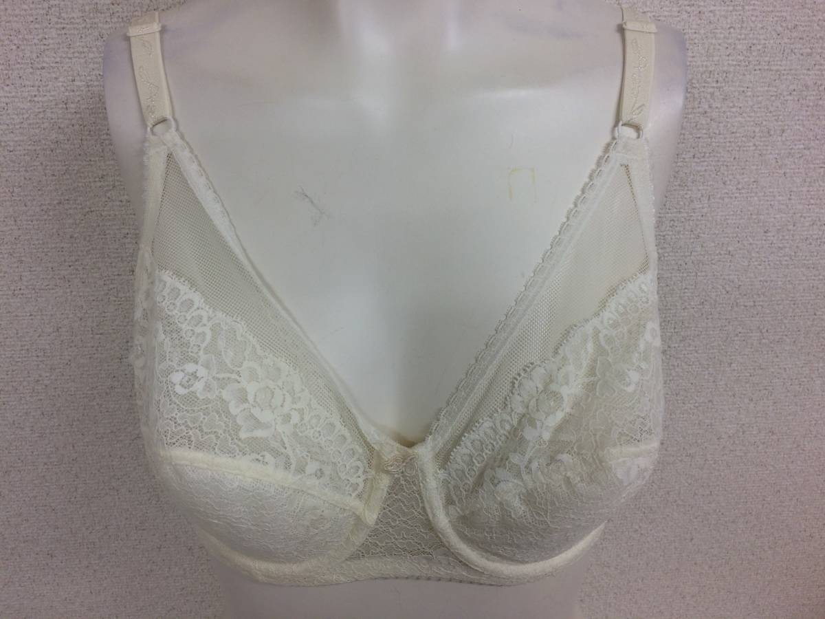 ☆美品☆シャルレ 補正下着 柔らかワイヤーブラジャー B80 アイボリー