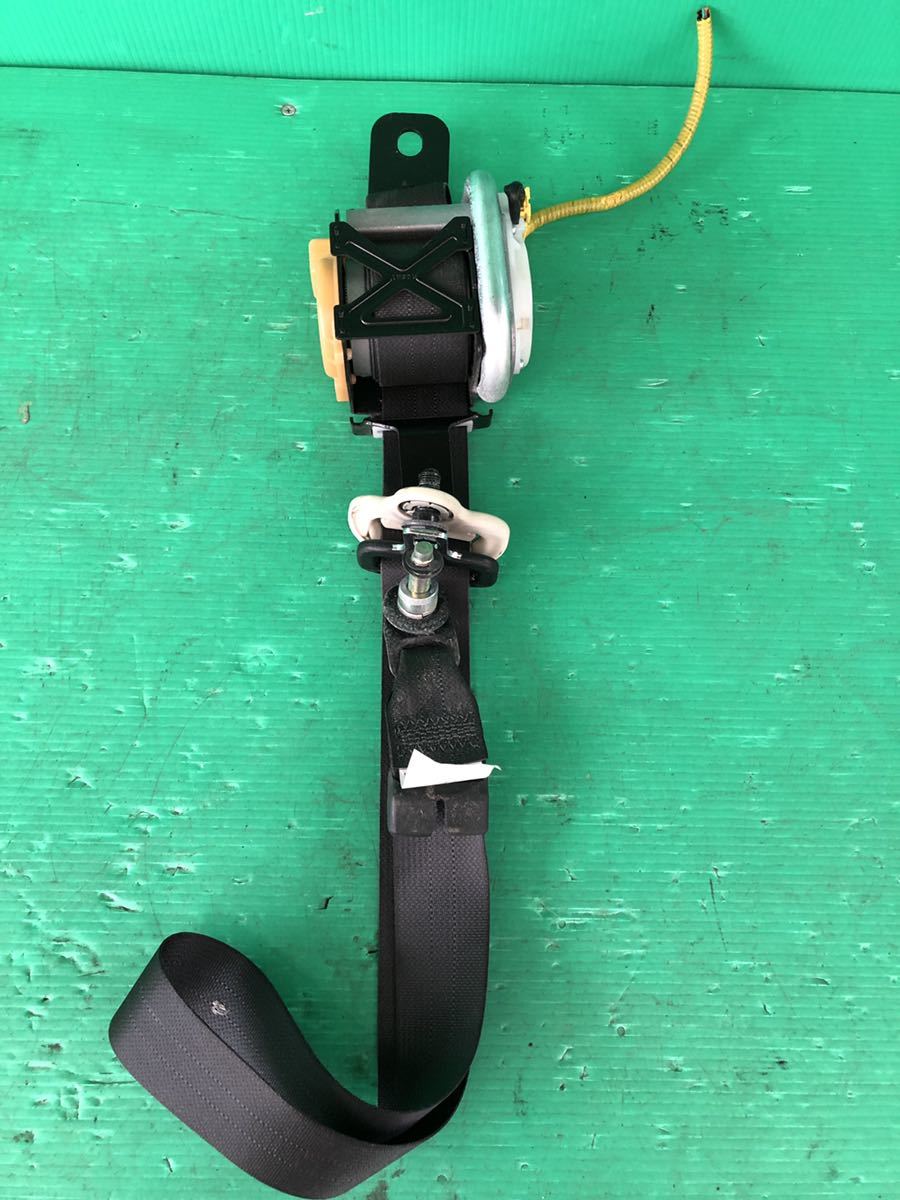 [13560] HONDA STEPWGN ステップワゴン　RK1 右フロントシートベルト　CA424HR10 送料1180円(北海道・沖縄お問い合わせに)