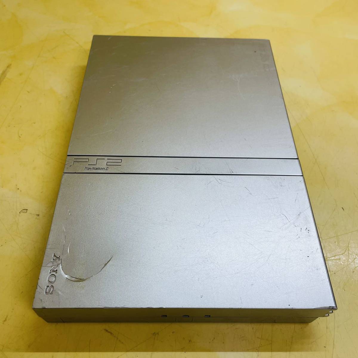 ソニー Sony Playstation 2 Ps2 Scph 薄型 本体 サテンシルバー 銀 本体 売買されたオークション情報 Yahooの商品情報をアーカイブ公開 オークファン Aucfan Com