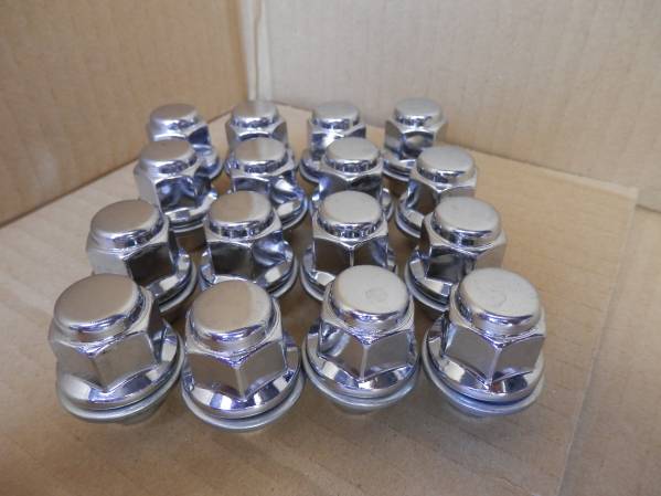 新車外し トヨタ純正アルミホイール用ナット16個 アクア ヴィッツ G's 