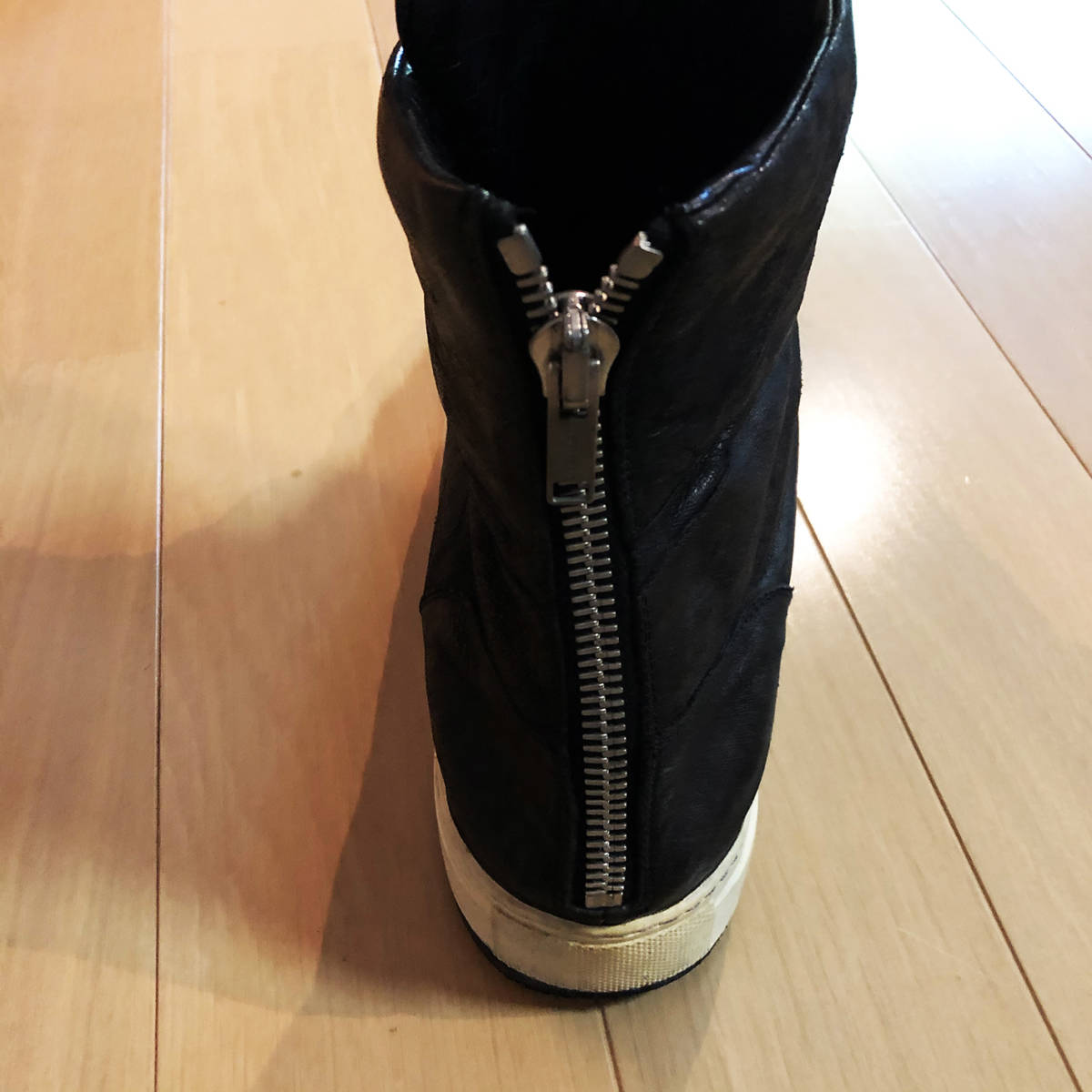 激レア Dior Homme Berluti 前デザイナー Kris Van Assche クリスヴァンアッシュ 初期名作バックジップスニーカー 男性用 売買されたオークション情報 Yahooの商品情報をアーカイブ公開 オークファン Aucfan Com 激レア Dior Homme Berluti 前デザイナー Kris Van Assche クリスヴァンアッシュ 初期名作バックジップスニーカー 男性用 売買されたオークション情報 Yahooの商品情報をアーカイブ公開 オークファン Aucfan Com