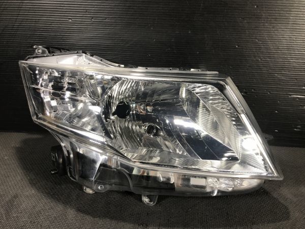 ★送料無料★36H037 ルーミー M900A ハロゲン 右ヘッドライト_1