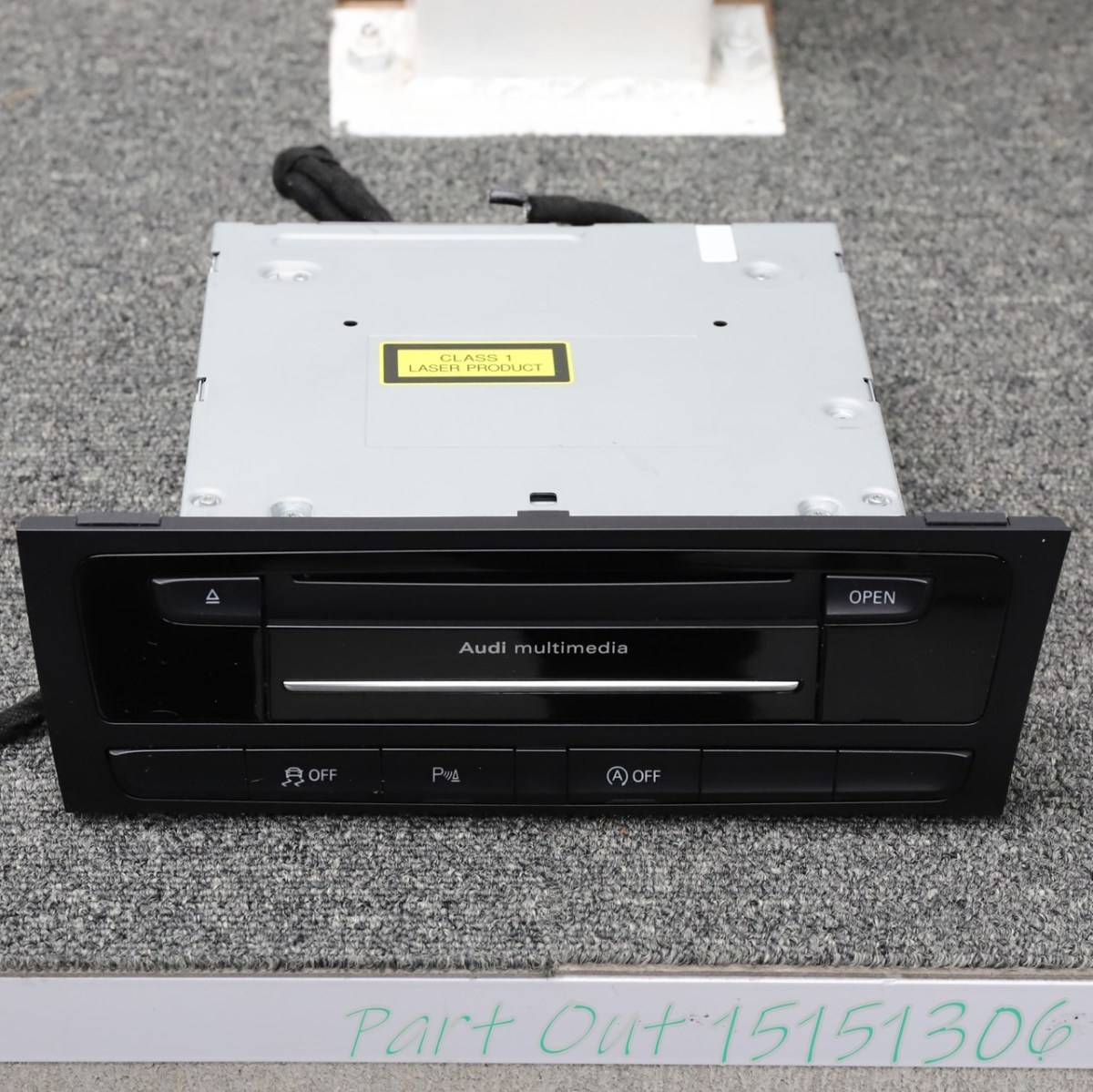 A-40]アウディ A4 8K 後期 オーディオ CD マルチメディア 8R2035678A