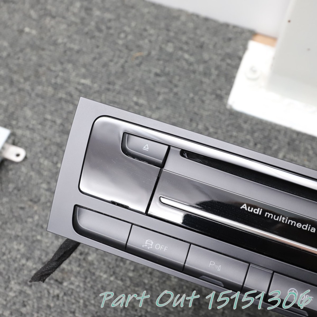 A-40]アウディ A4 8K 後期 オーディオ CD マルチメディア 8R2035678A