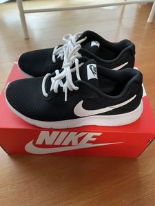 ナイキ スニーカー キッズのヤフオク の相場 価格を見る ヤフオク のナイキ スニーカー キッズのオークション売買情報は108件が掲載されています